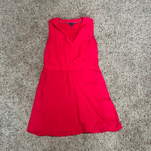 Tommy Hilfiger Dresses & Skirts - Tommy Hilfiger Red Sleeveless V-Neck Midi Dress | Size M